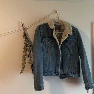 Levi’s trucker jacket